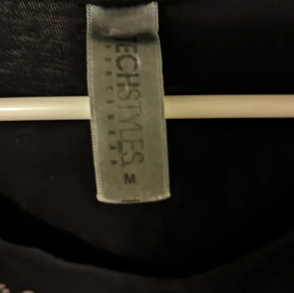 SOLD Women's M Y2K tee affliction style perfect condition V neck angel wings - Picture 2 of 3